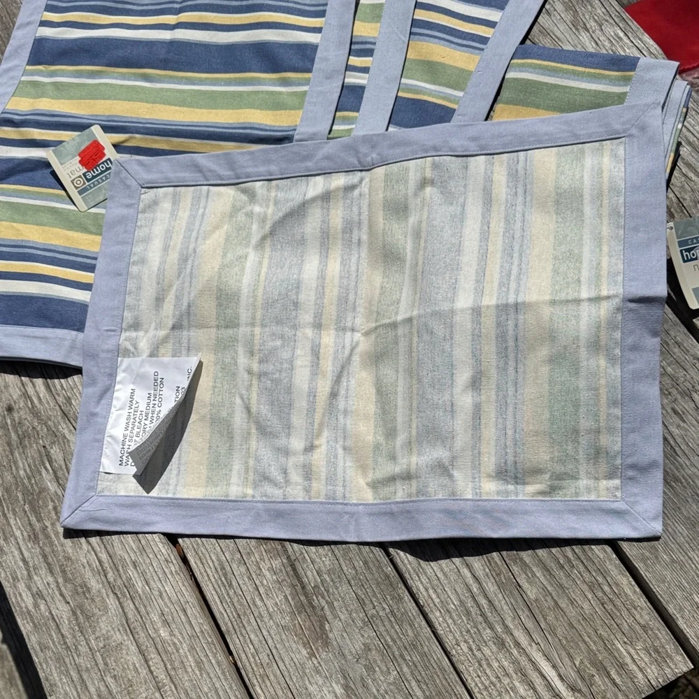New Target Striped Table Placemat and  Napkins Set (4)